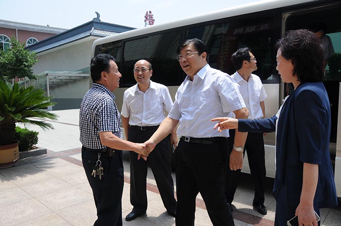 2015年7月2日，河南省副省長張廣智到磴槽集團調研